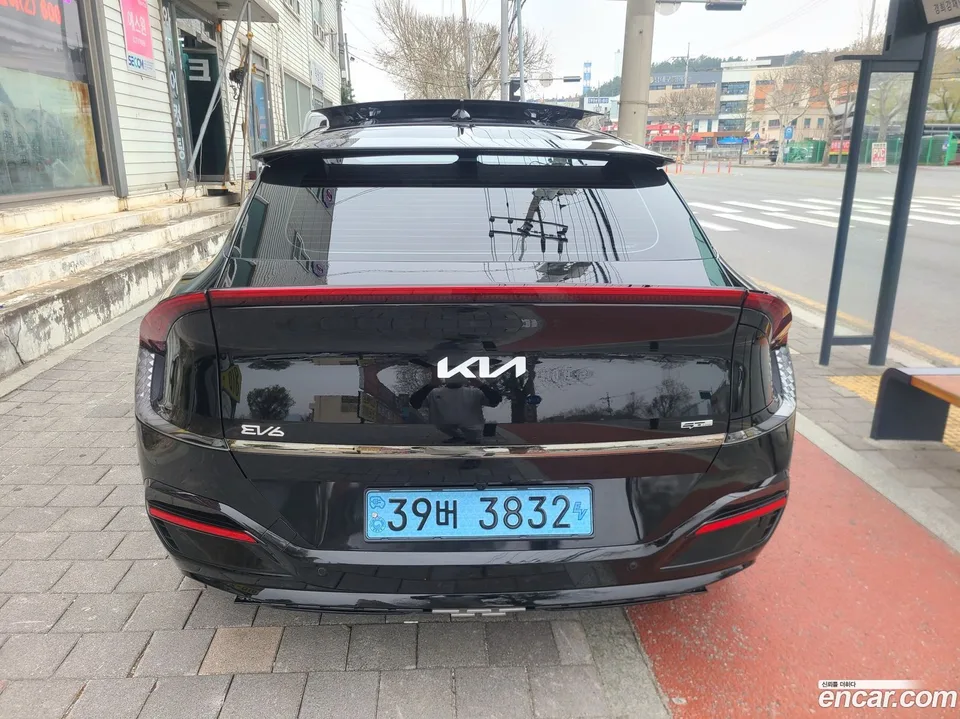 Kia EV6 2023 — миниатюра 4