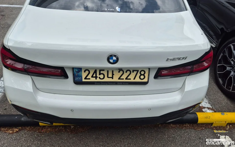 BMW 5 Series 520i M 2023 — миниатюра 2