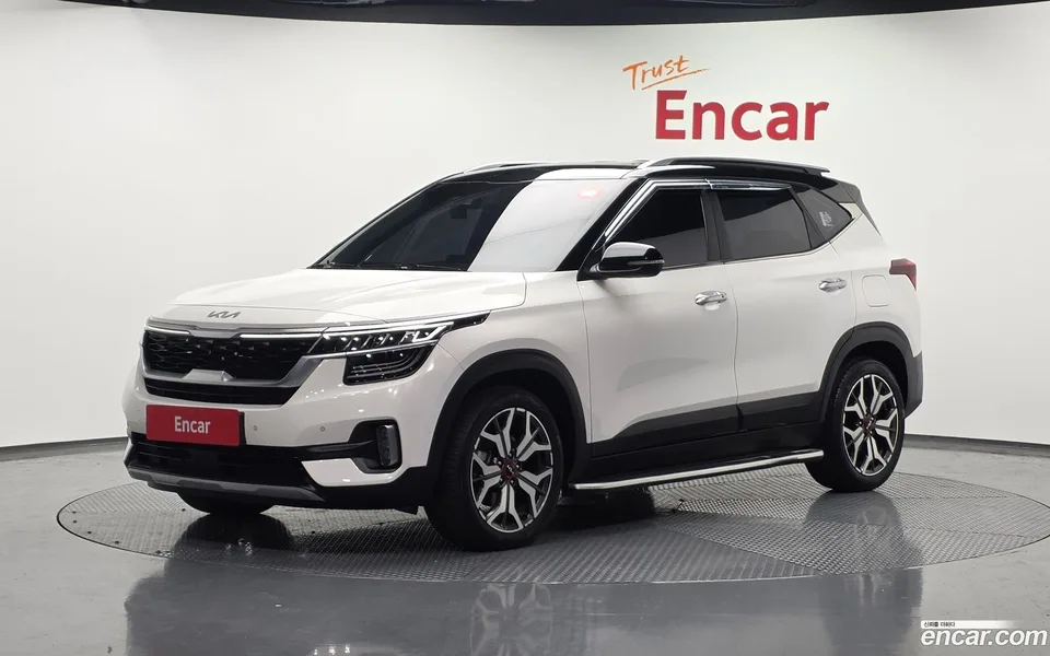 Kia Seltos 1.6 2WD 2022 — фото 1, купить с доставкой в Москву