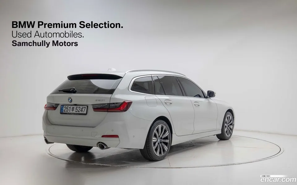 BMW 3 Series 320i 2025 — thumbnail 4
