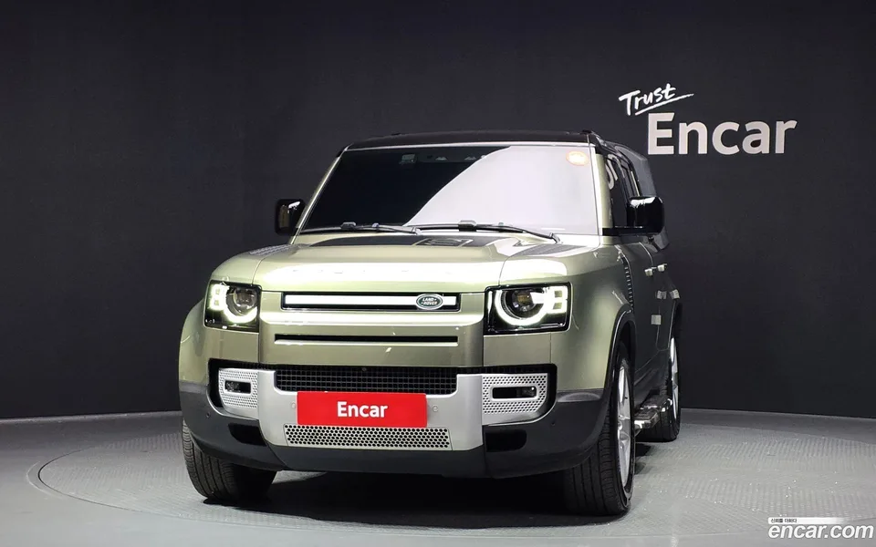 Land Rover Defender 110 D300 HSE 2022 — миниатюра 3