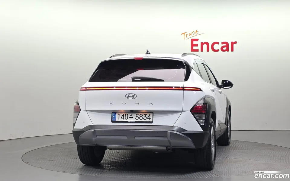 Hyundai Kona 2.0 2WD 2023 — миниатюра 4