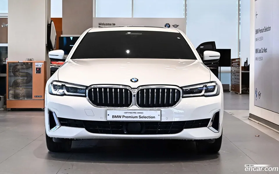 BMW 5 Series 530i 2023 — фото 1, купить с доставкой в Москву