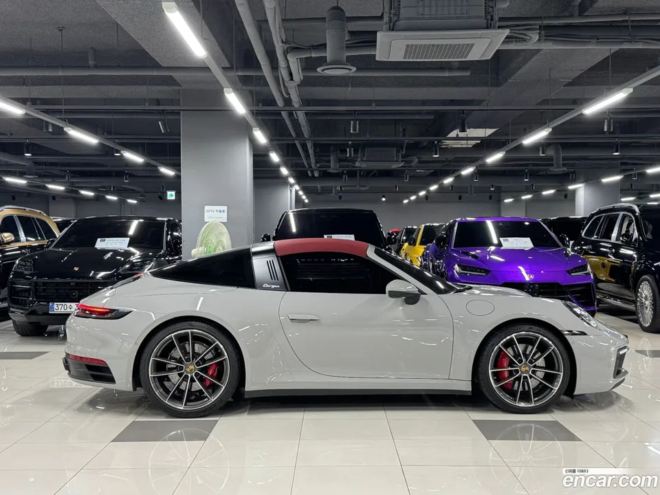 Porsche 911 (992) 4S 2022 — миниатюра 3