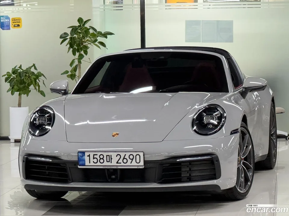 Porsche 911 (992) 4S 2022 — фото 1, купить с доставкой в Москву