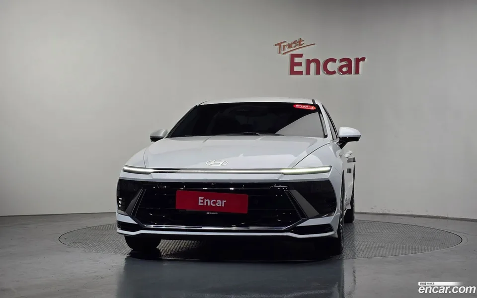 Hyundai Sonata The Edge Hybrid 2023 — миниатюра 3