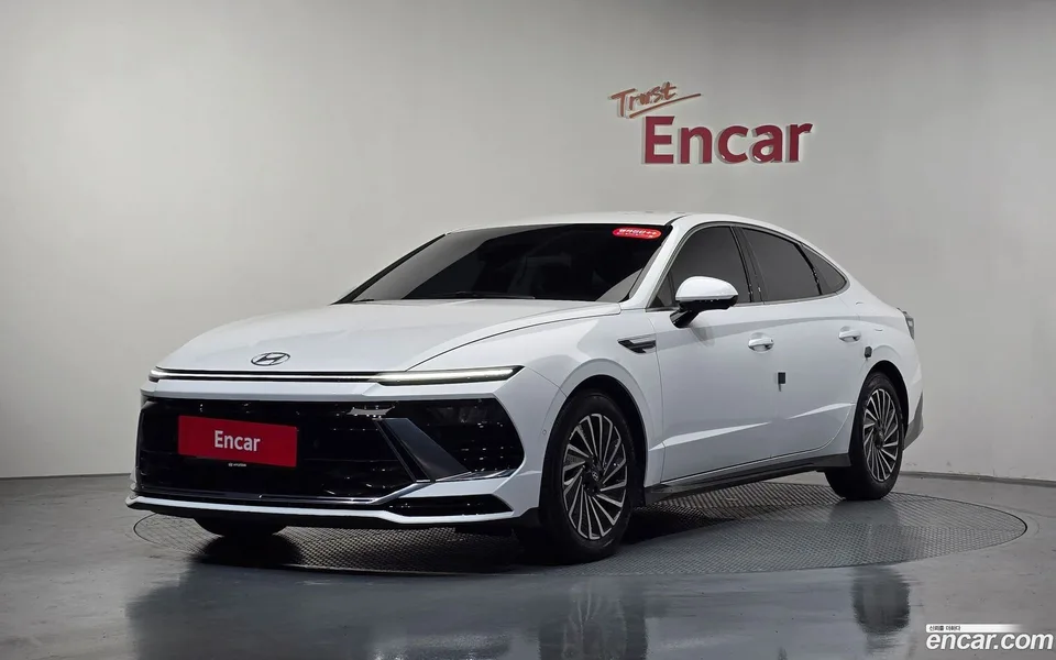 Hyundai Sonata The Edge Hybrid 2023 — фото 1, купить с доставкой в Москву