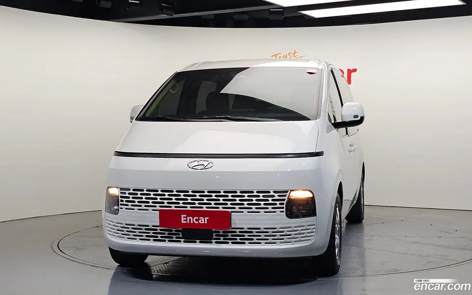 Hyundai Staria 11 2022 — миниатюра 3