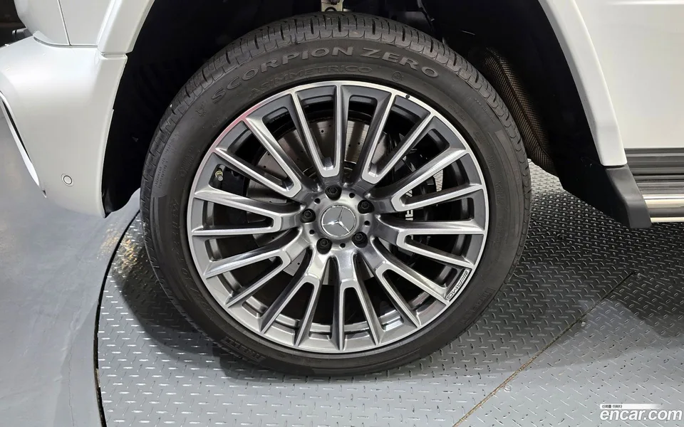 Mercedes-Benz G-Class AMG G63 2025 — миниатюра 2