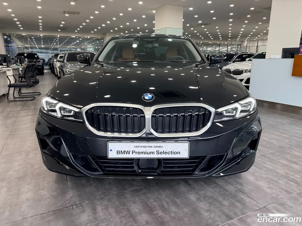 BMW 3 Series 320i 2025 — thumbnail 3