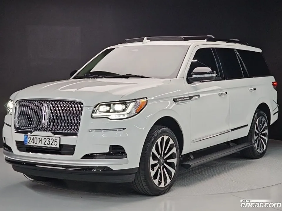 Lincoln Navigator 3.5L 2022 — фото 1, купить с доставкой в Москву