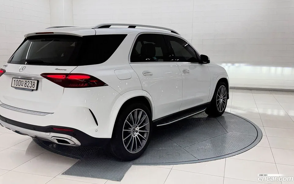 Mercedes-Benz GLE-Class GLE450 4MATIC 2025 — thumbnail 2