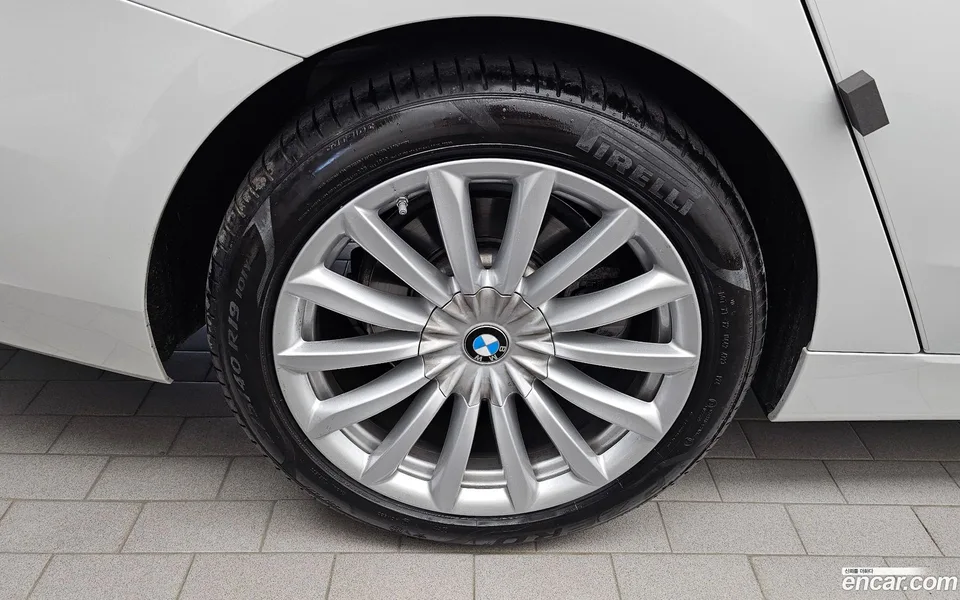 BMW 6 Series GT 620d 2024 — миниатюра 5