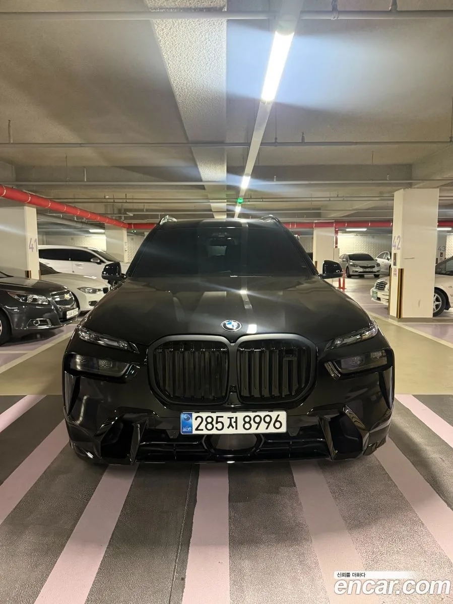 BMW X7 xDrive 40d M 6 2025 — фото 1, купить с доставкой в Москву
