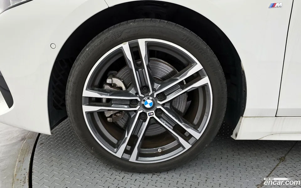 BMW 1 Series 120i M 2023 — миниатюра 5