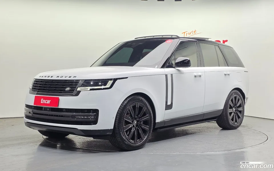 Land Rover Range Rover P550E AB 2025 — фото 1, купить с доставкой в Москву