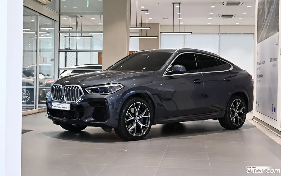 BMW X6 xDrive30d M 2022 — фото 1, купить с доставкой в Москву