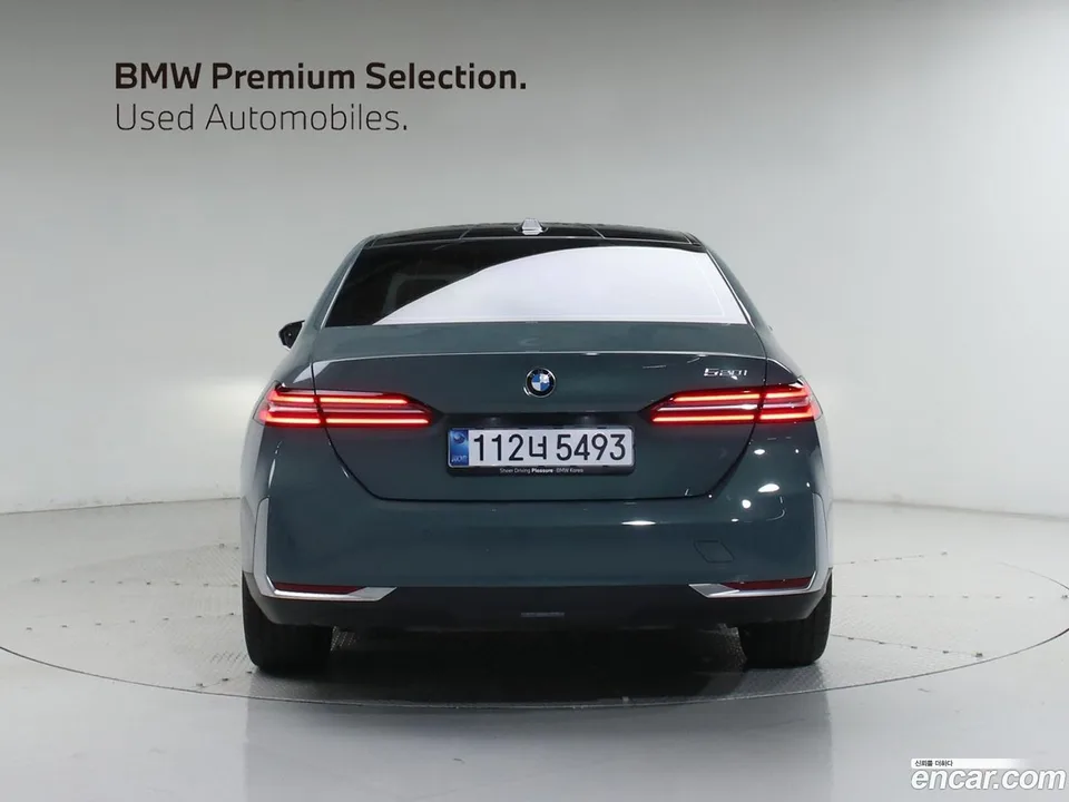 BMW 5 Series 520i 2025 — миниатюра 3