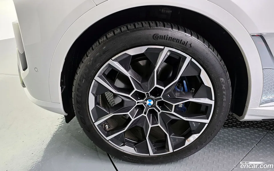 BMW X7 xDrive 40i M 6 2024 — миниатюра 2