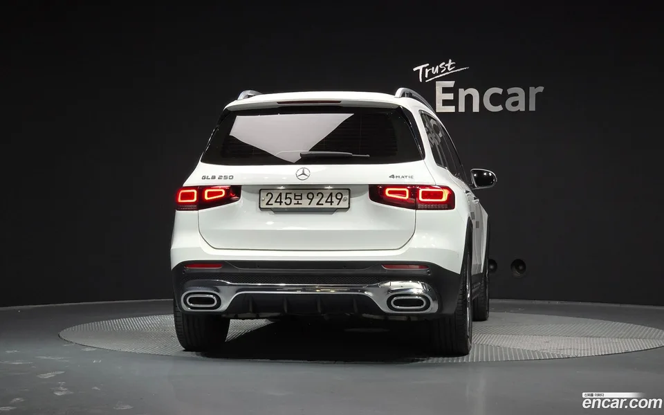 Mercedes-Benz GLB-Class GLB250 4MATIC 2022 — миниатюра 4