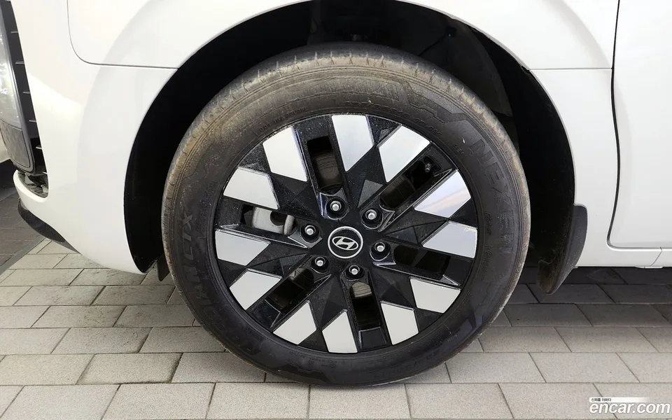 Hyundai Staria HEV 1.6 7 2024 — миниатюра 2