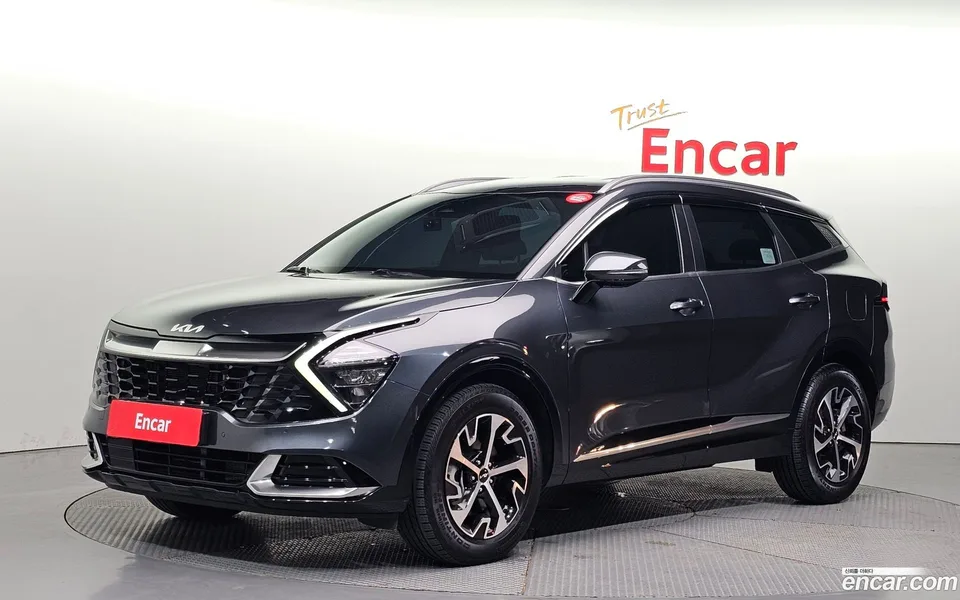 Kia Sportage Hybrid 4WD 2023 — фото 1, купить с доставкой в Москву