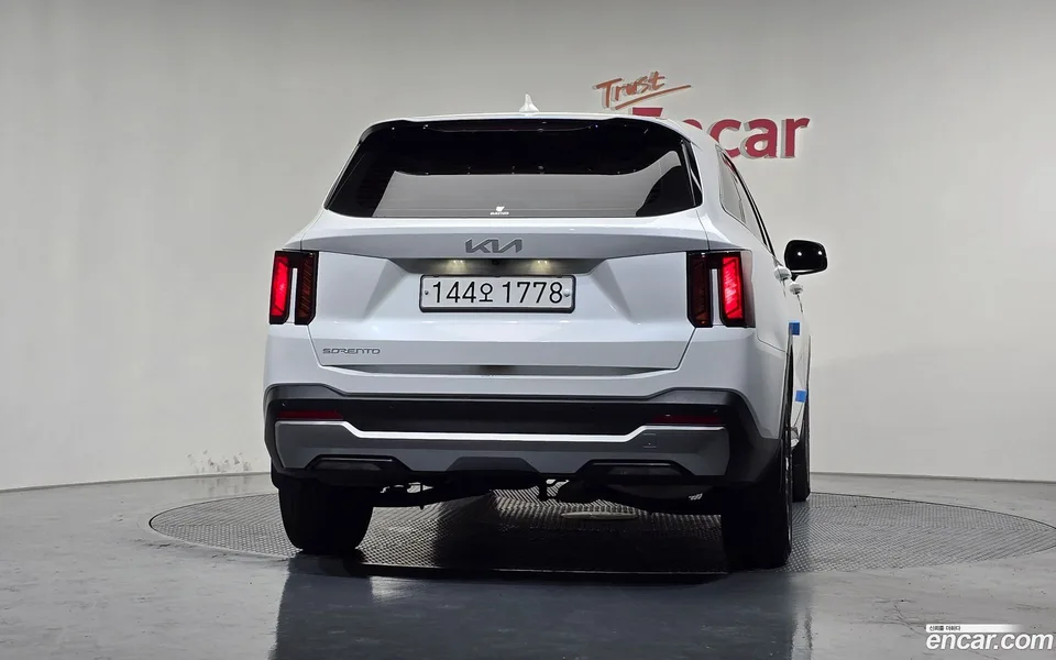 Kia Sorento 2.2 2WD 2023 — миниатюра 4