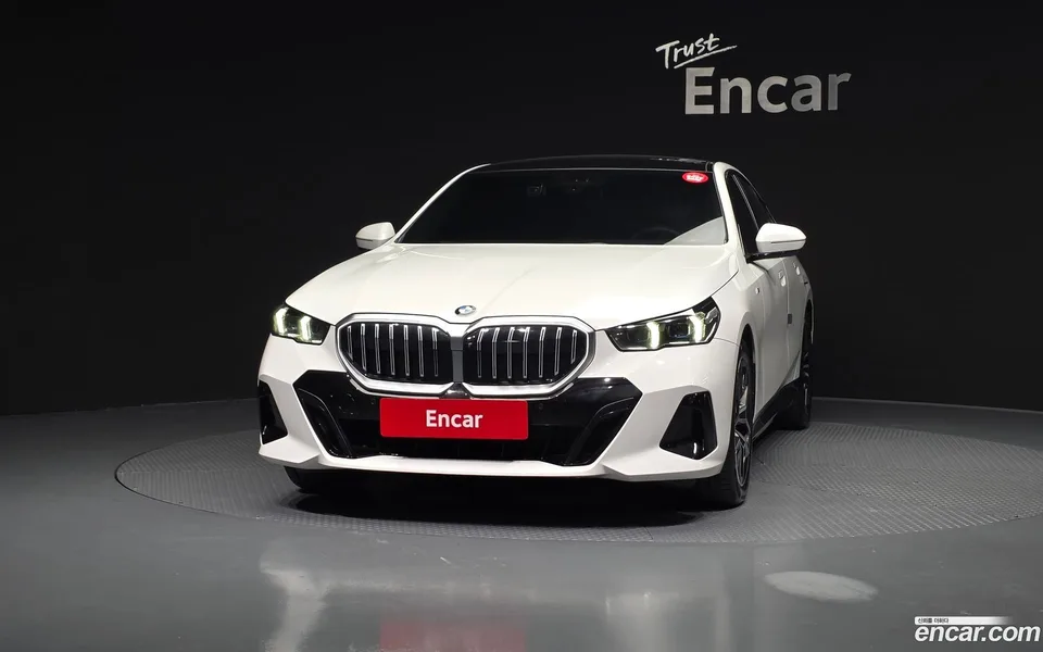 BMW 5 Series 520i M 2025 — миниатюра 3