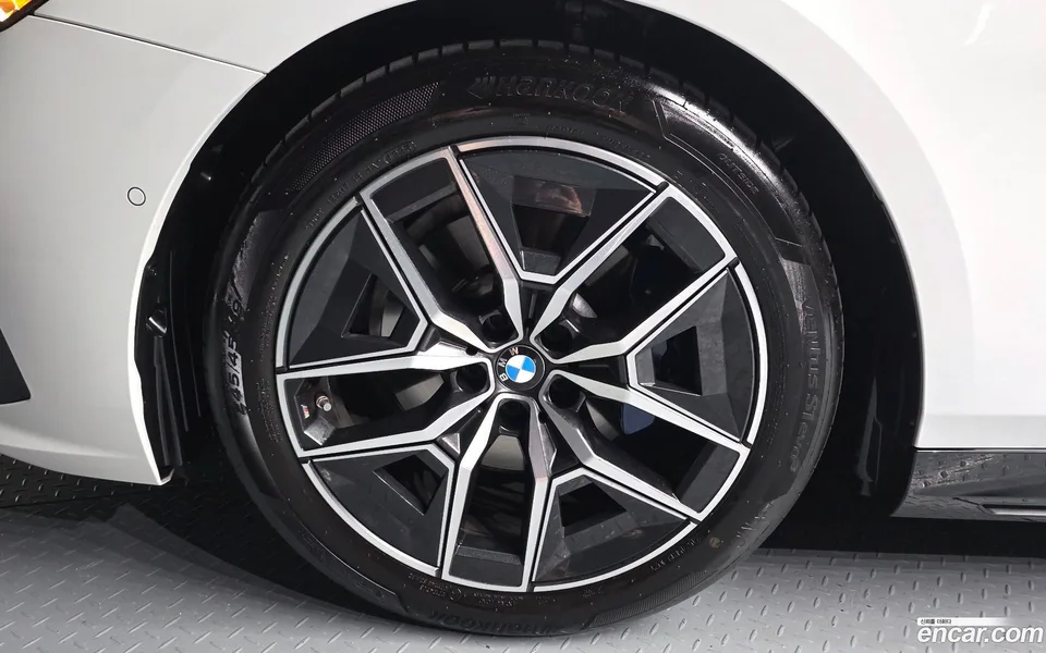 BMW 5 Series 520i M 2025 — миниатюра 5