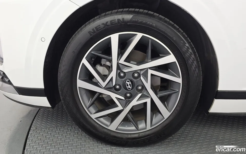 Hyundai Grandeur 2.5 2WD 2023 — миниатюра 2
