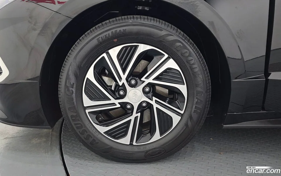 Hyundai Sonata Hybrid 2023 — thumbnail 2