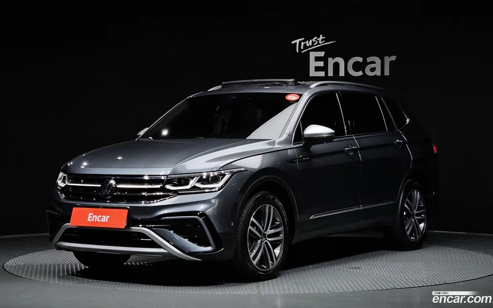 Volkswagen Tiguan Allspace 2.0 TSI 2024 — фото 1, купить с доставкой в Москву