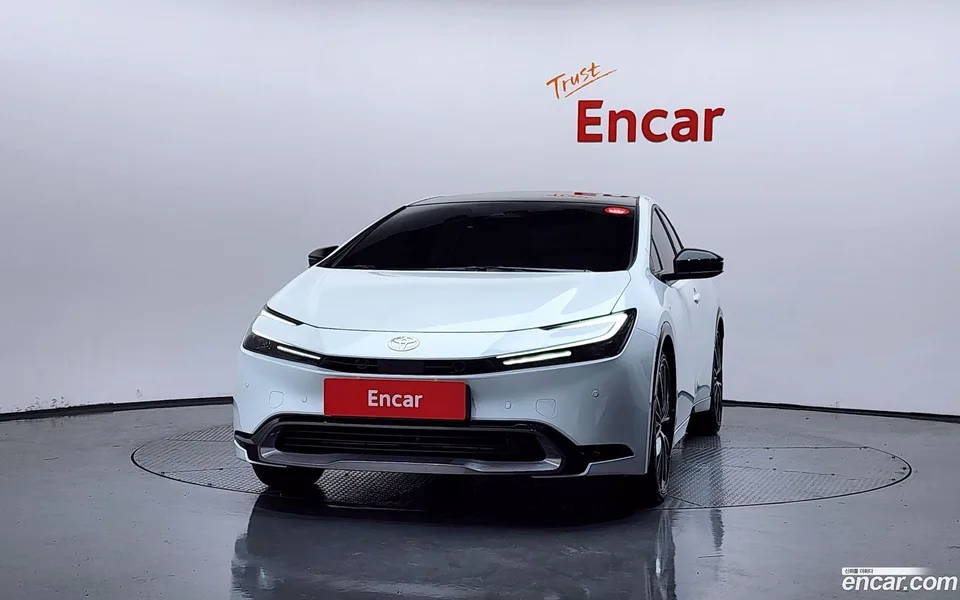 Toyota Prius 2.0 XLE 2025 — миниатюра 3