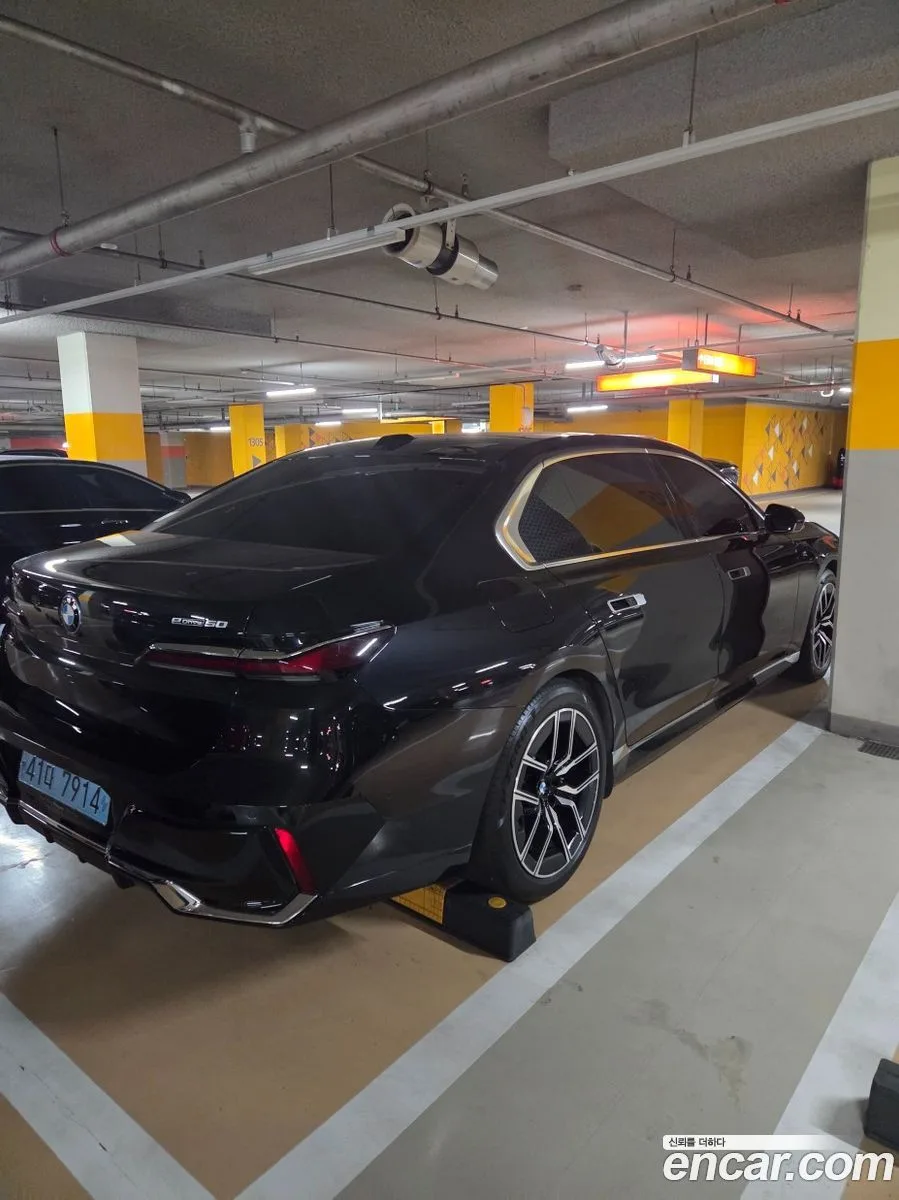 BMW i7 eDrive 50 M 2024 — миниатюра 4