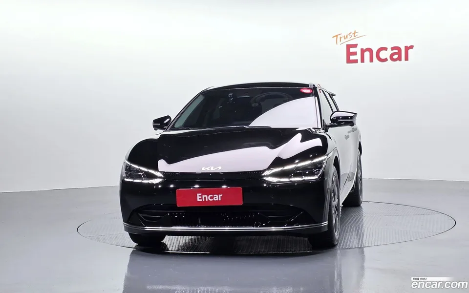 Kia EV6 2023 — миниатюра 3