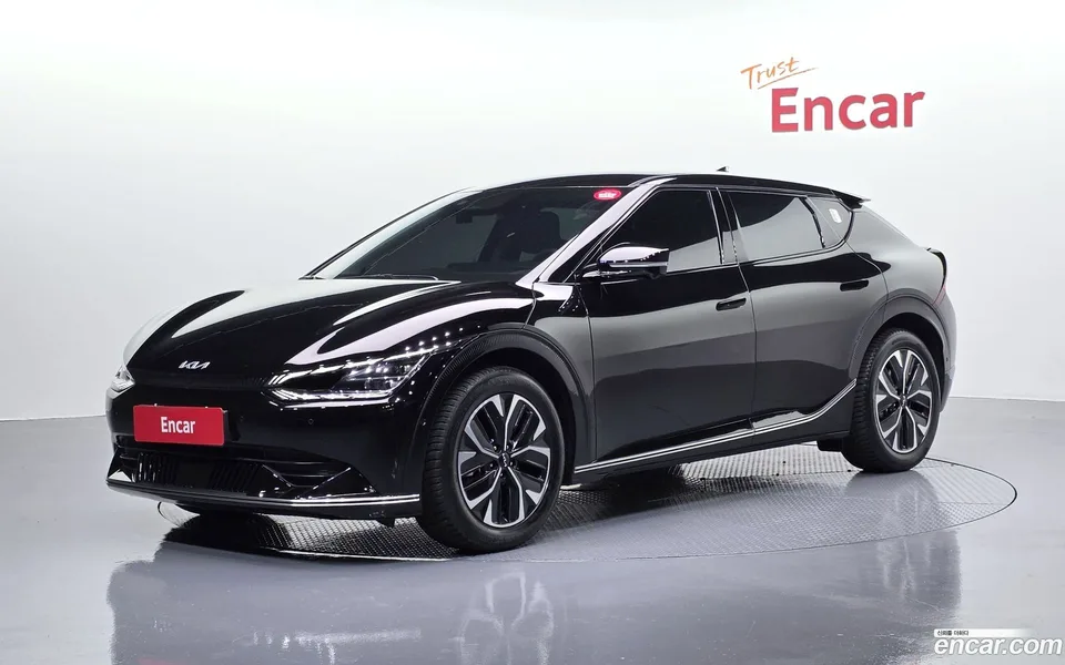 Kia EV6 2023 — фото 1, купить с доставкой в Москву