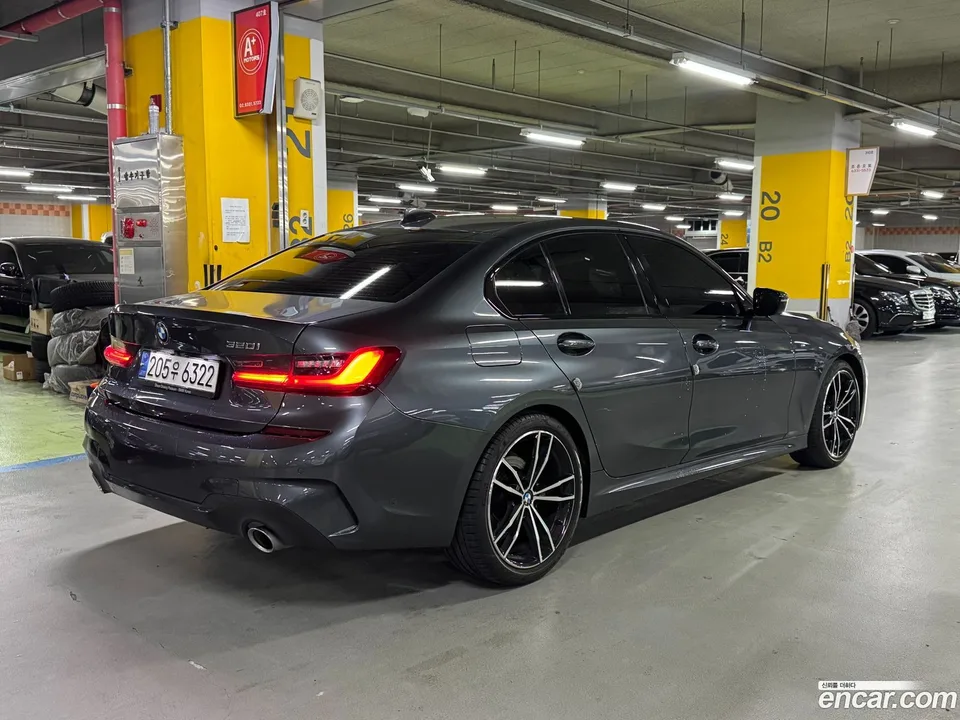 BMW 3 Series 320i M 2022 — миниатюра 2