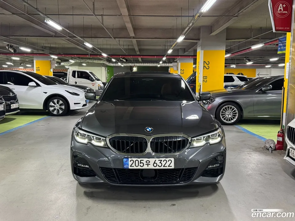 BMW 3 Series 320i M 2022 — фото 1, купить с доставкой в Москву