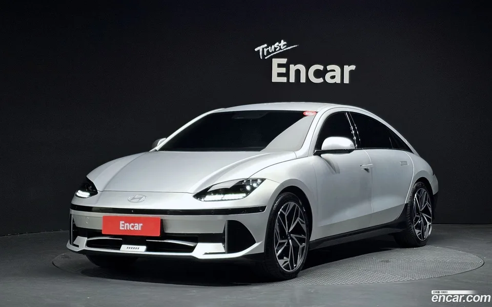Hyundai Ioniq 6 2023 — фото 1, купить с доставкой в Москву