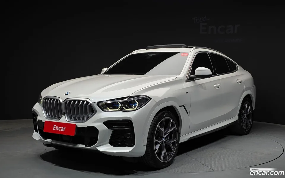 BMW X6 xDrive40i M 2023 — фото 1, купить с доставкой в Москву
