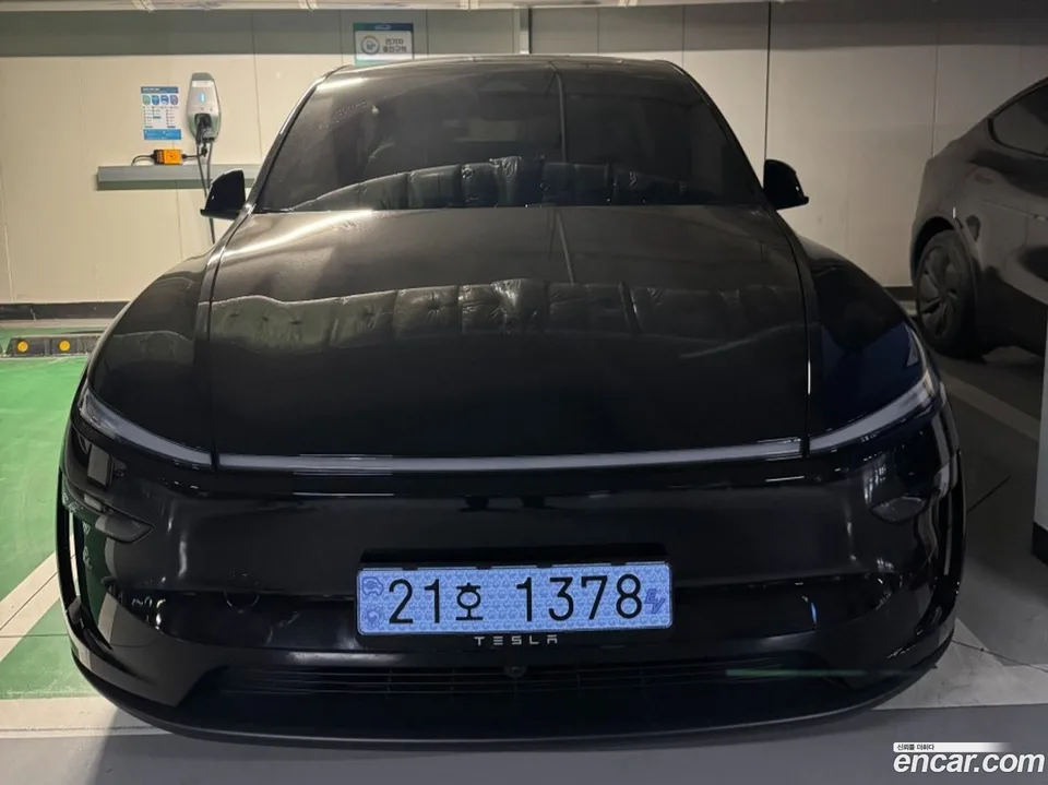 Tesla Model Y RWD 2026 — фото 1, купить с доставкой в Москву