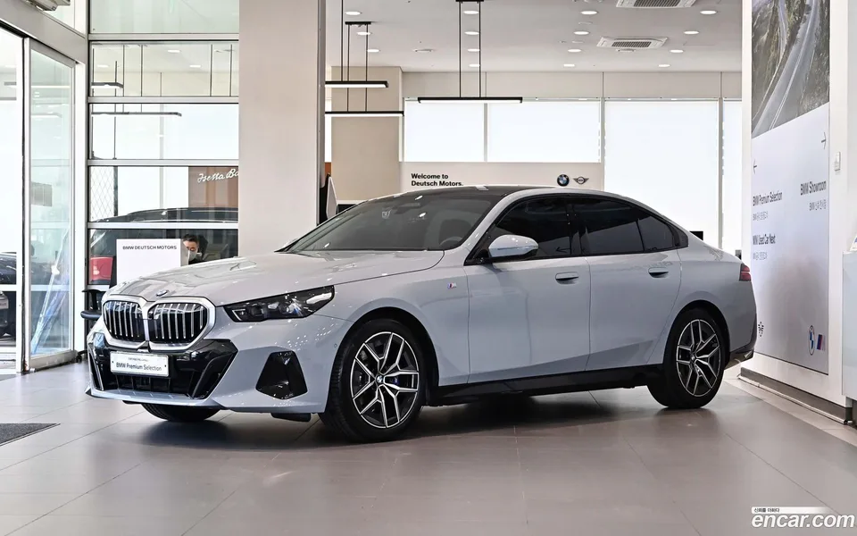BMW 5 Series 2025