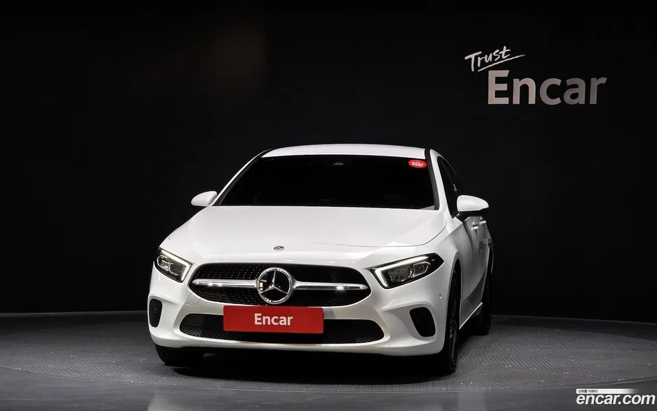 Mercedes-Benz A-Class A220 2022 — миниатюра 3