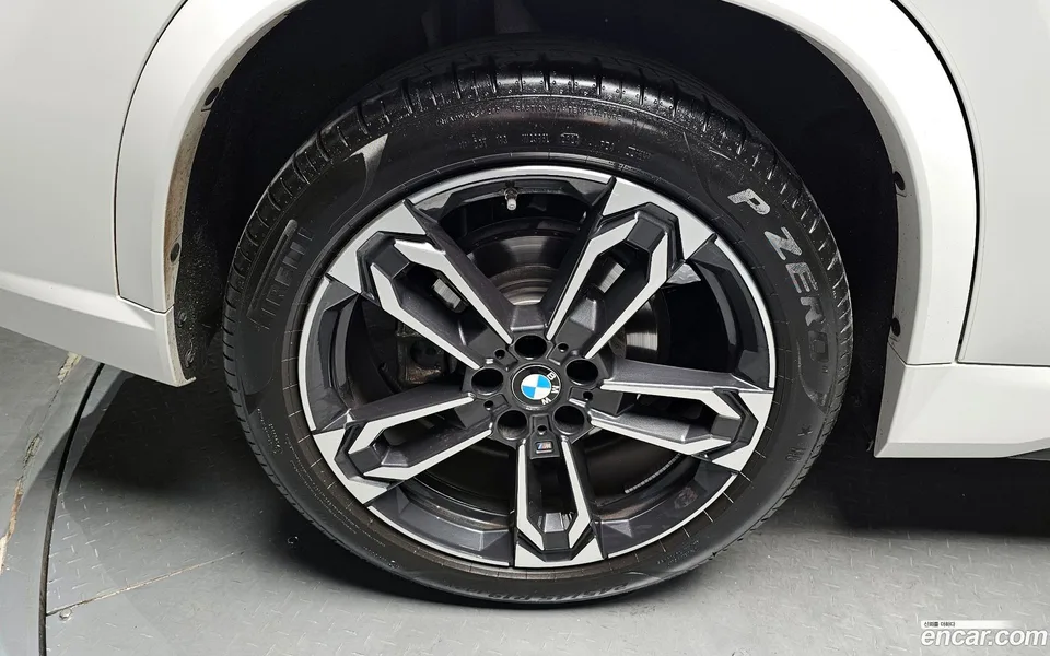 BMW X1 xDrive 20i M 2024 — миниатюра 2