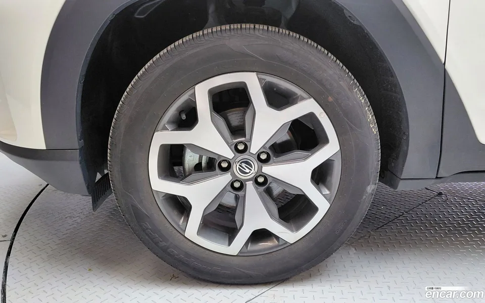 KG Mobility Torres 1.5 2WD 2022 — thumbnail 5