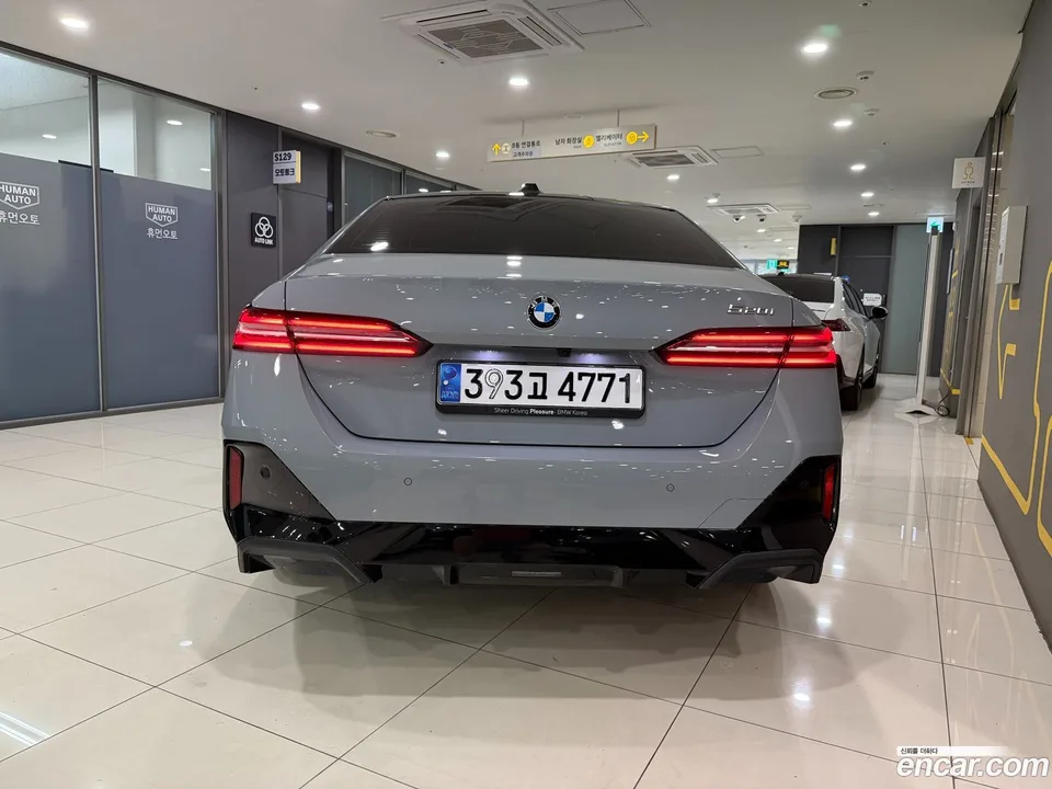 BMW 5 Series 520i M 2024 — миниатюра 4