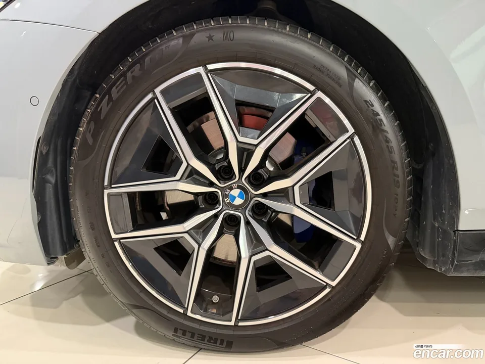 BMW 5 Series 520i M 2024 — миниатюра 5