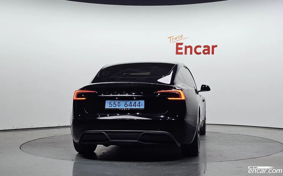 Tesla Model 3 AWD 2024 — миниатюра 4