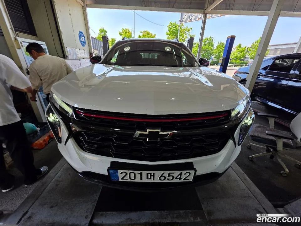 Chevrolet Trax Crossover 1.2 2024 — фото 1, купить с доставкой в Москву