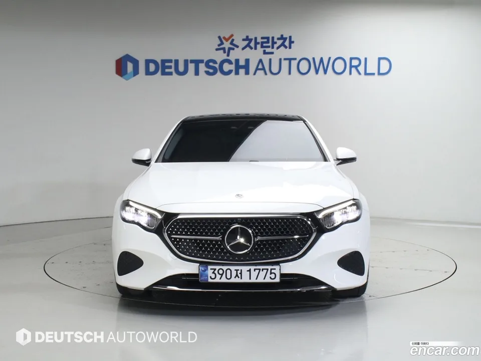 Mercedes-Benz E-Class E200 2024 — миниатюра 3